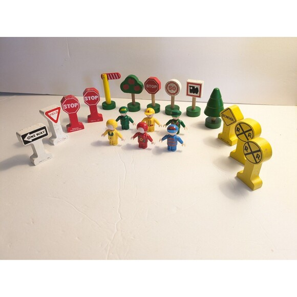 Brio Thomas Train Accessories Lot Figures Signs Vintage 90s Lot PLAYED - Picture 1 of 11